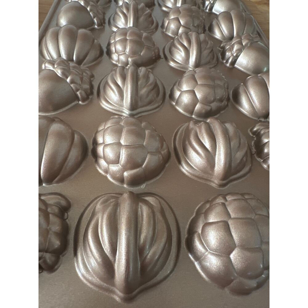 Nordic Ware Non-Stick Thick Aluminum Fall Cakelet Williams Sonoma bake baking